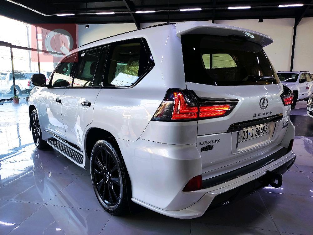 Lexus LX